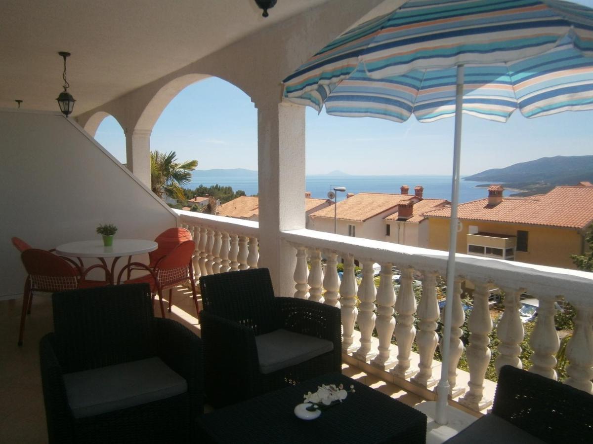 Apartments Sea And Sun Rabac Bagian luar foto
