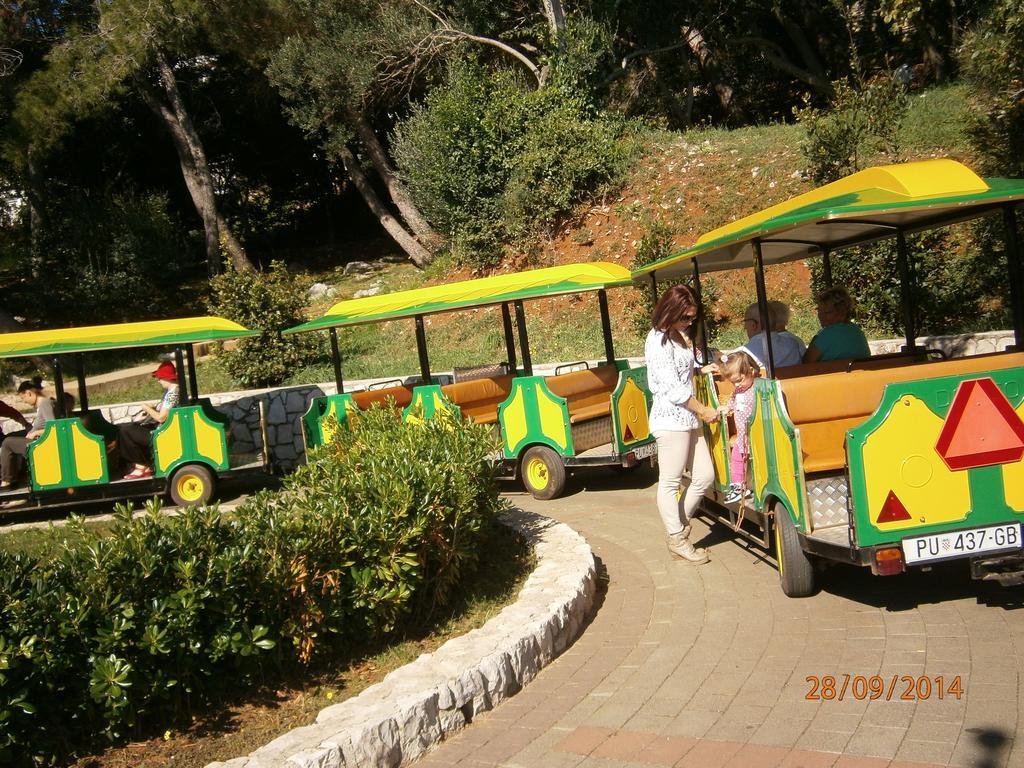Apartments Sea And Sun Rabac Bagian luar foto