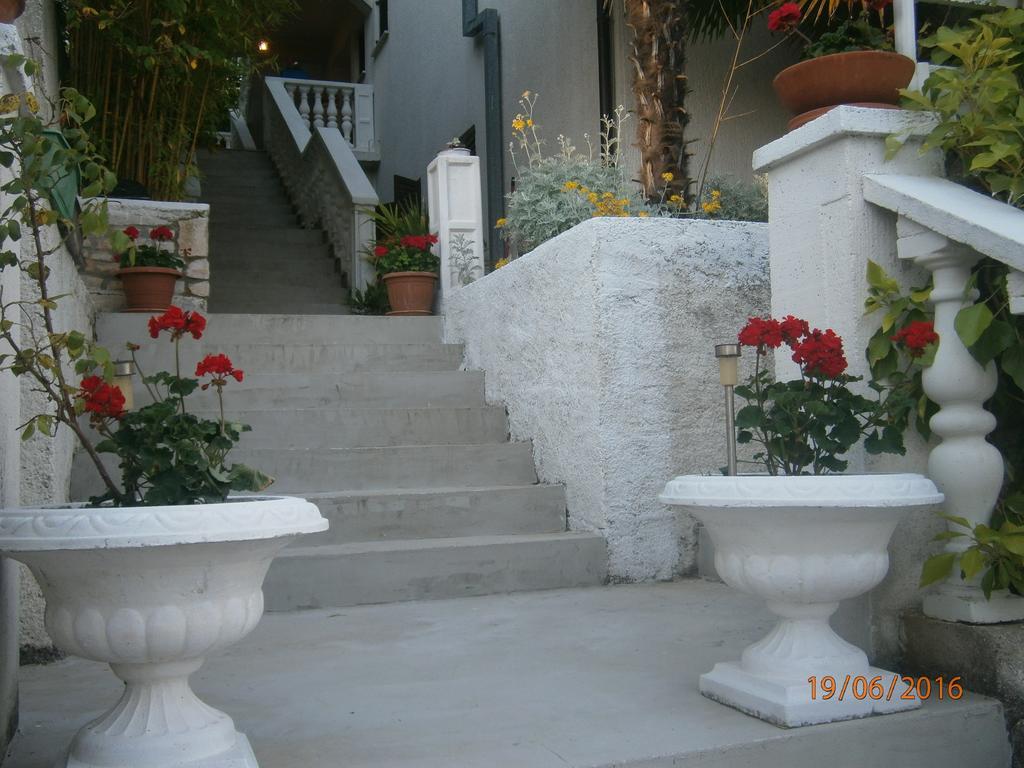 Apartments Sea And Sun Rabac Bagian luar foto
