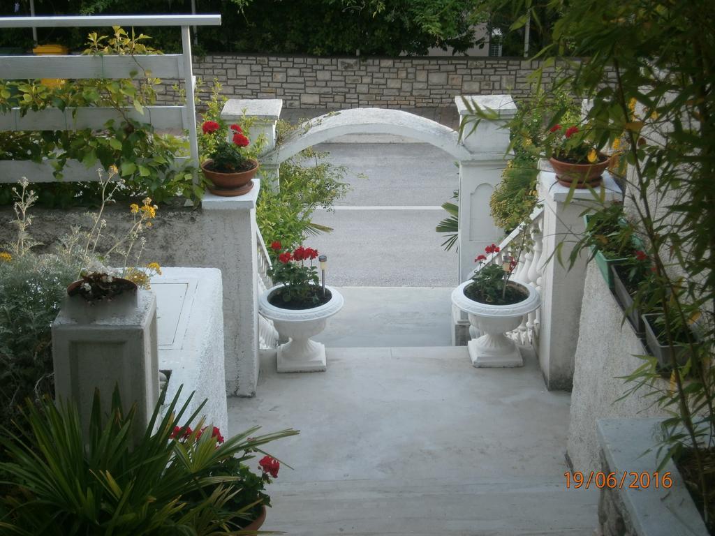 Apartments Sea And Sun Rabac Bagian luar foto