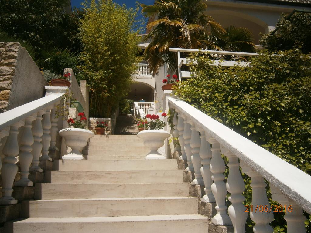 Apartments Sea And Sun Rabac Bagian luar foto