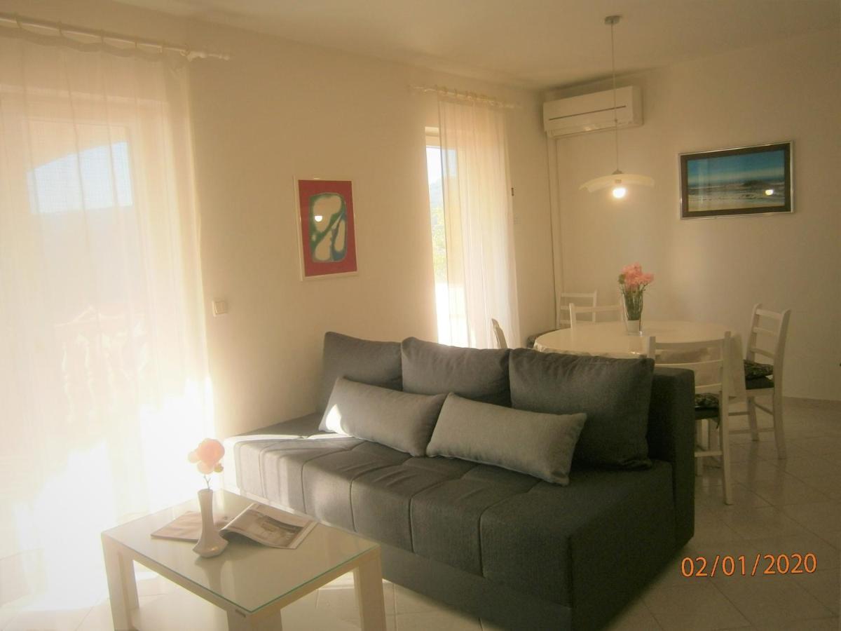Apartments Sea And Sun Rabac Bagian luar foto
